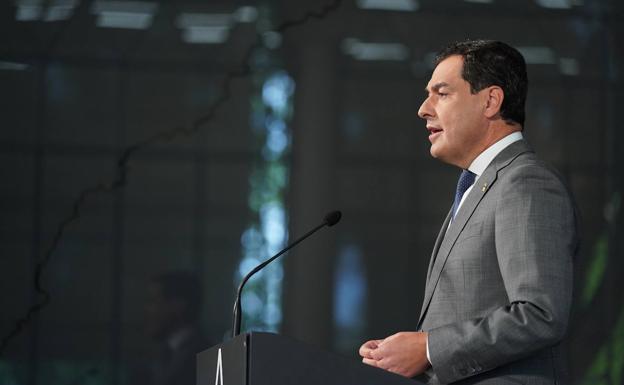 El presidente de la Junta de Andalucía, Juanma Moreno, avanza el cierre perimetral de la comunidad este puente de Todos los Santos