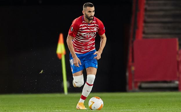 Gonalons vuelve por sorpresa a un equipo con Puertas de lateral