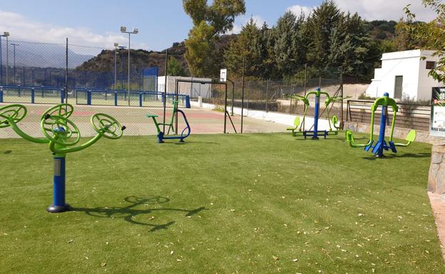 Diputación construye un parque infantil y biosaludable en el paraje 'Balsa de la Pará' en Canjáyar