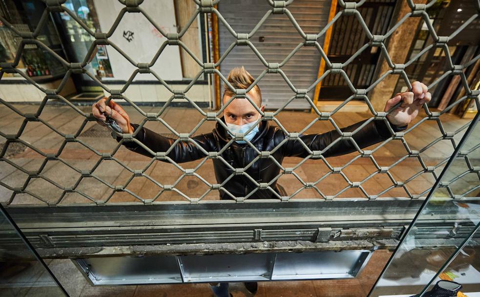 Granada amanece en un espejismo de vieja nueva normalidad