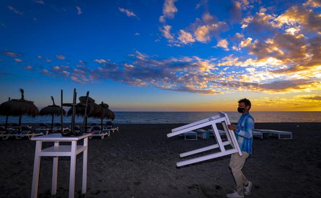 La Costa se toma la última caña frente al mar