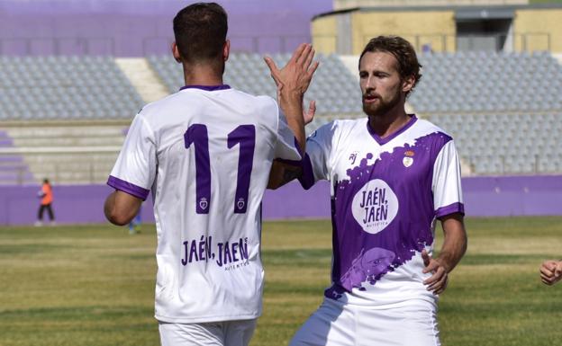 «El CD Huétor Vega es un rival peligroso, contabilizan un mayor tiempo de trabajo»