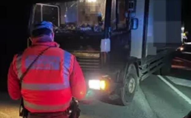 Un camionero da positivo en cinco tipos de droga tras pararle por saltarse el toque de queda sin ITV ni seguro