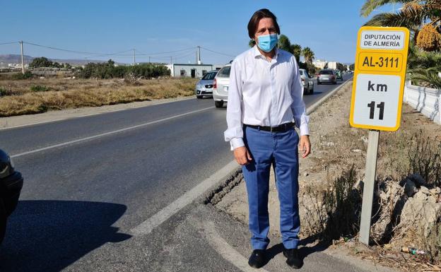 Ciudadanos pide mejoras en la seguridad vial de la AL-3111 en Níjar que complementen el carril bici