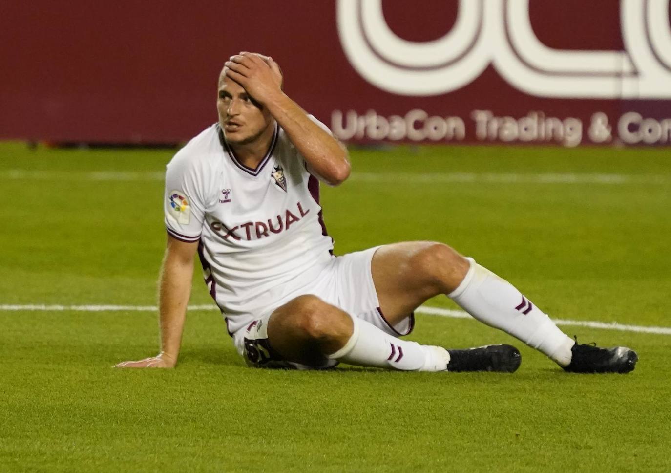 El Albacete, que recibe al Almería, no encuentra la solución a sus problemas