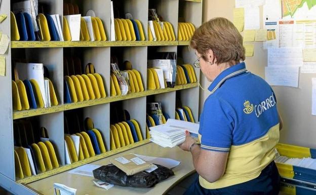 Ofertan miles de nuevas plazas fijas para trabajar en Correos: plazos, requisitos y cómo inscribirse