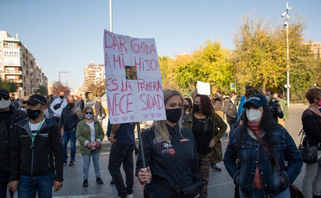 Los hosteleros de Granada paran sus movilizaciones esta semana a la espera de la decisión de la Junta