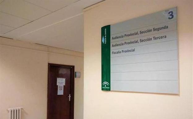 A juicio por el accidente de un operario de un almacén en Almería al que una losa seccionó una mano