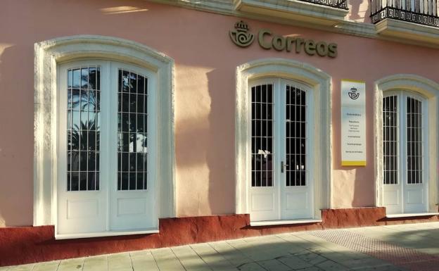 Correos vuelve a tener una oficina en el centro de Almería