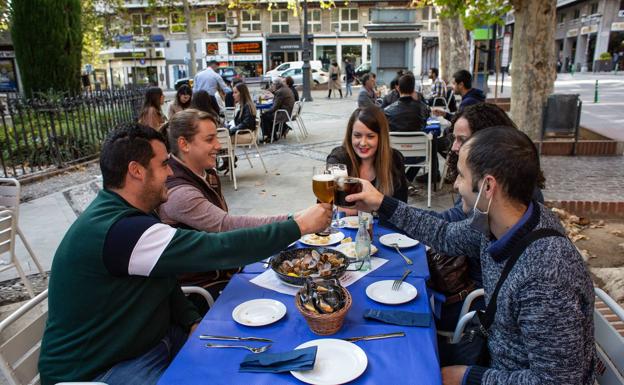 Los controles para frenar el 'éxodo' a la Costa se saldan con 10 granadinos sancionados