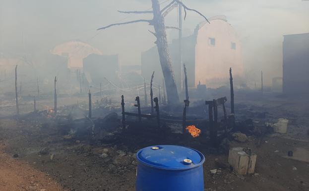 Extinguido el incendio en un poblado chabolista de Níjar sin que se hayan registrado heridos