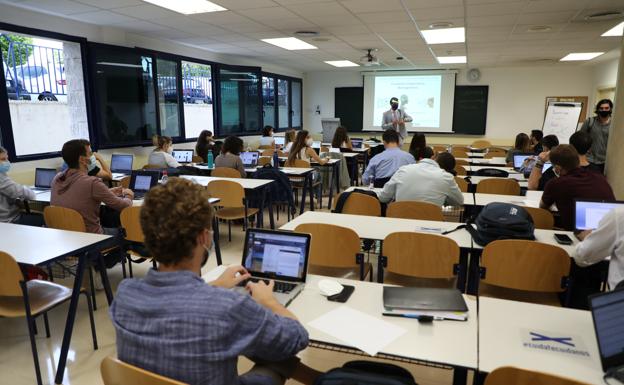 La pandemia obliga a innovar en las escuelas de negocios