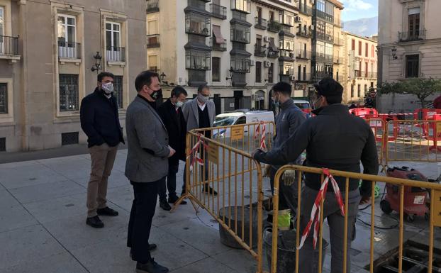 Alumnos de FP Dual hacen prácticas por primera vez en el mantenimiento de la ciudad