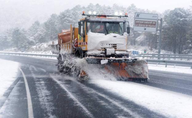 Aviso amarillo por nevadas y naranja por vientos este viernes en la provincia de Granada