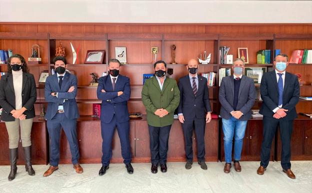 Acercamiento entre la Junta de Andalucía y el Consistorio para la rehabilitación de 'Linarejos'