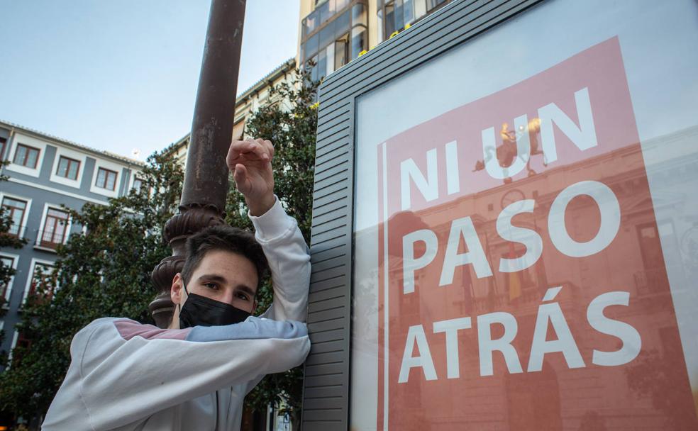 El abrazo de Padul a dos hermanos huérfanos