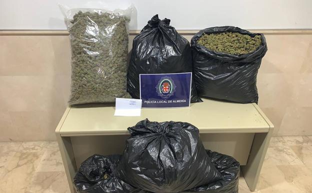 Pillado en Almería con 36 kilos de marihuana en el coche