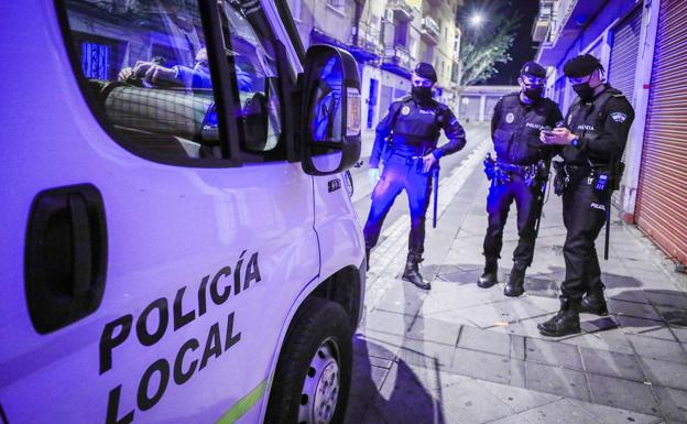 Más de 80 agentes controlarán Granada durante el Puente y la Navidad