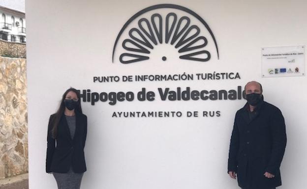 Rus abre al público un punto de información turística