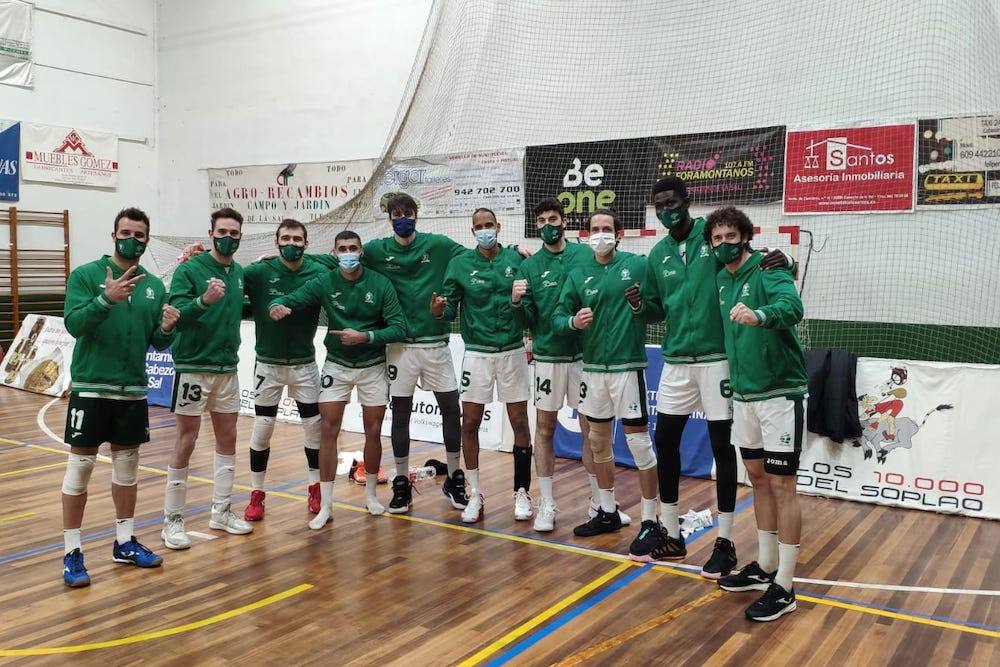 Unicaja Costa de Almería vuelve enseñando músculo y mucho más oficio