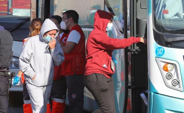 Interior anuncia que pronto recuperará plenamente las devoluciones y se desvincula de los traslados a la Península