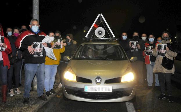 Los hosteleros de Linares sacan su malestar a la calle ante las restricciones