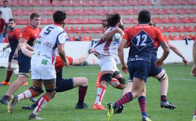Unión Rugby Almería recibe a Mairena en un partido cauteloso y emotivo