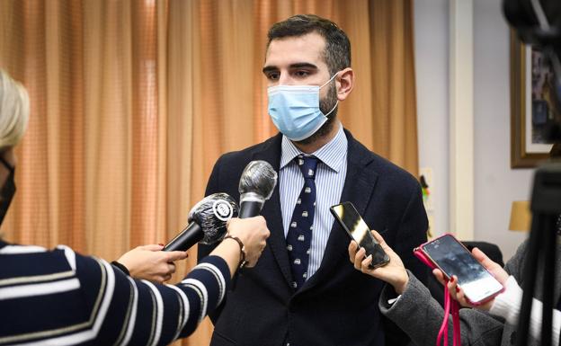 Pacheco acusa a Ábalos de querer levantar cinco torres para abaratar su factura del soterramiento