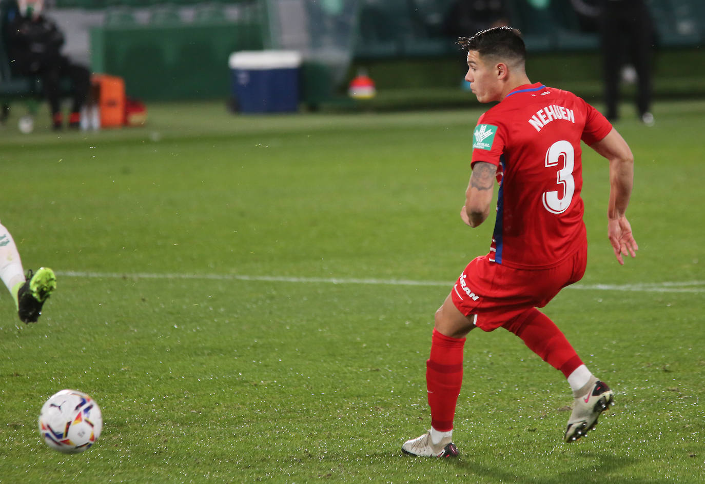Nehuén baila tango con sobriedad