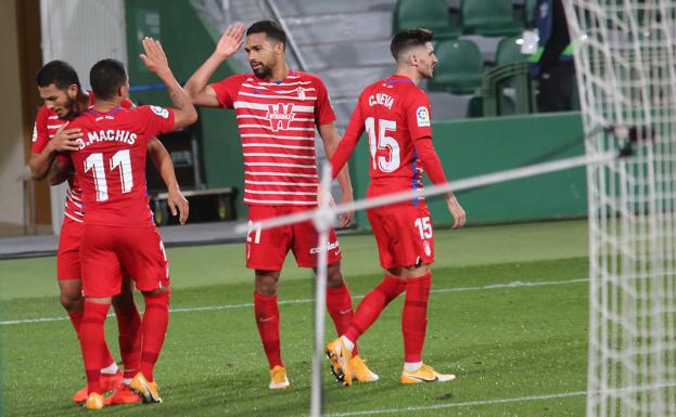 El Granada vuelve a ser feliz en el Martínez Valero