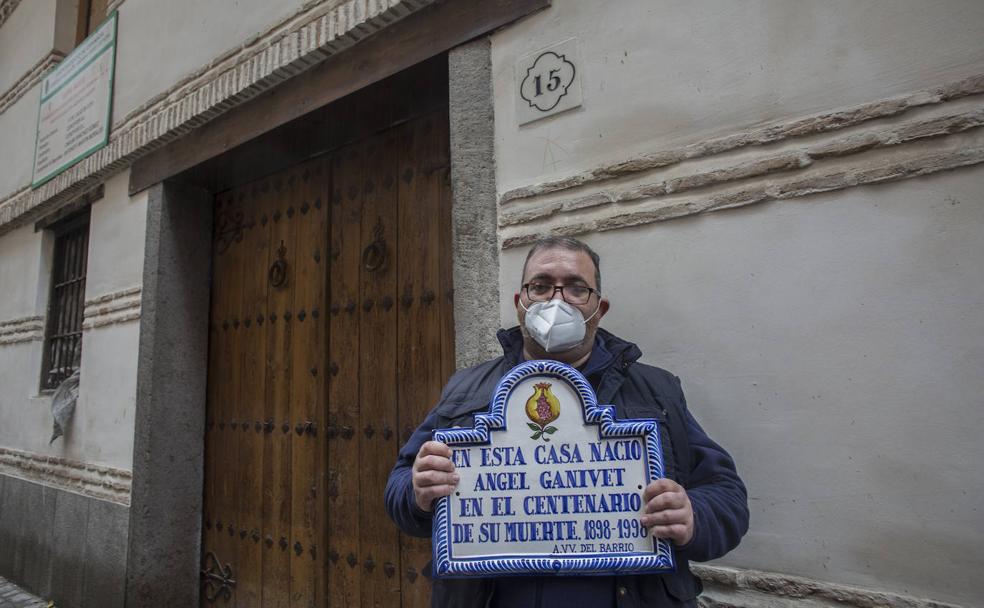 La placa dedicada a Ángel Ganivet busca su casa natal 22 años después