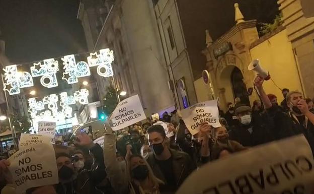 Los hosteleros vuelven a manifestarse por el centro de Granada contra las restricciones de la Junta