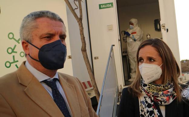 Solo uno de cada tres convocados asiste a los cribados en El Ejido y Almería