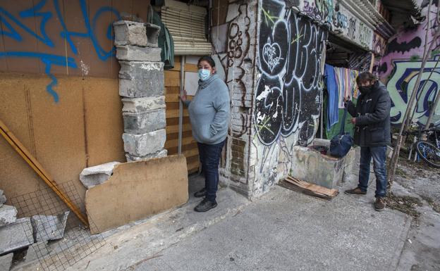Cincuenta inquilinos de la pobreza habitan en condiciones infrahumanas en el Camino de Ronda