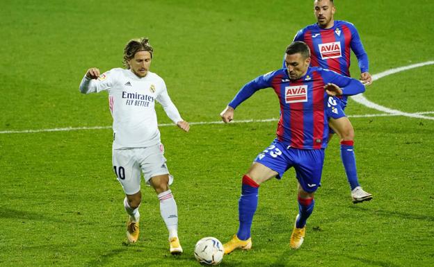 Modric sufre una sobrecarga y no jugará contra el Granada