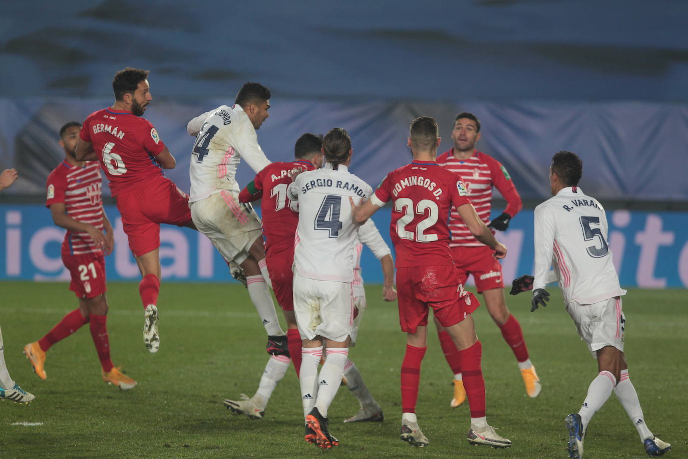 Merece y roza el empate casi 77 años después del último