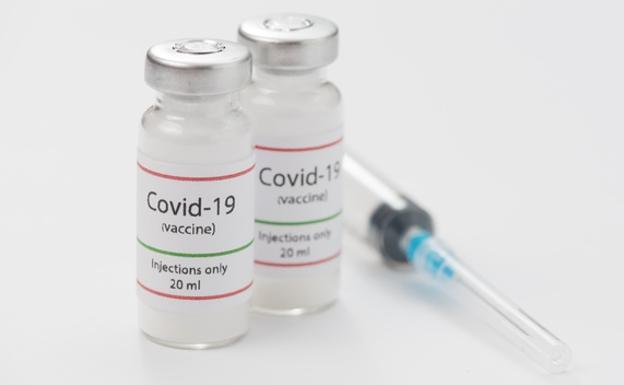 Sanidad explica por qué la vacuna es segura y eficaz a pesar de su rápido desarrollo