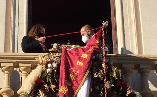 Mar Vázquez, la primera mujer que tremola el Pendón en más de 500 años de historia