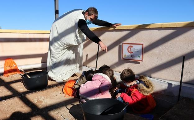 El arqueódromo del Puente Tablas se estrena repleto de niños