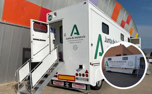 La «avería» de la unidad móvil del SAS obliga a hacer el cribado de La Mojonera en un edificio municipal