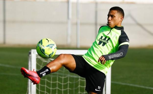 Los rojiblancos inician 2021 con la vuelta de Machís, Víctor Díaz y Vico al grupo