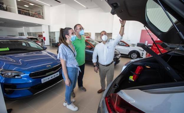 Las matriculaciones caen casi un 30% en Granada durante 2020