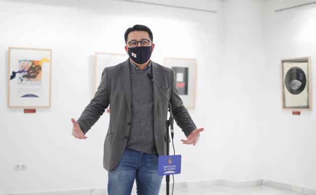 'RetroAlex' muestra en Galería Alfareros la obra de 25 artistas que han llenado Almería de cultura