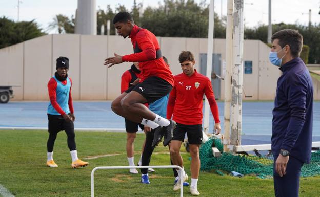 La UD Almería logra la victoria en Soria