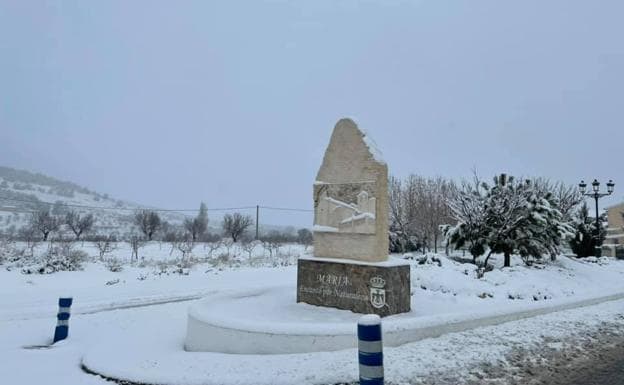 Reabren siete carreteras de la red provincial y cinco siguen cortadas por los efectos de la nieve de 'Filomena'