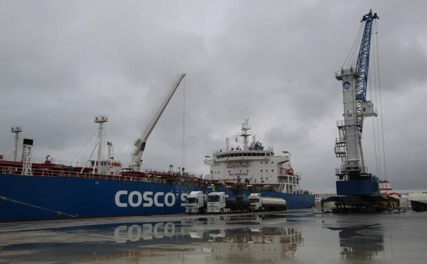 El Puerto de Motril mueve un 60% más de mercancías en la primera semana del año