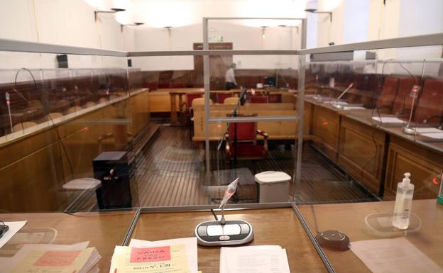 Condenado a 14 años por violar a la madre de sus tres hijos tras amenazarla con un cuchillo en Granada