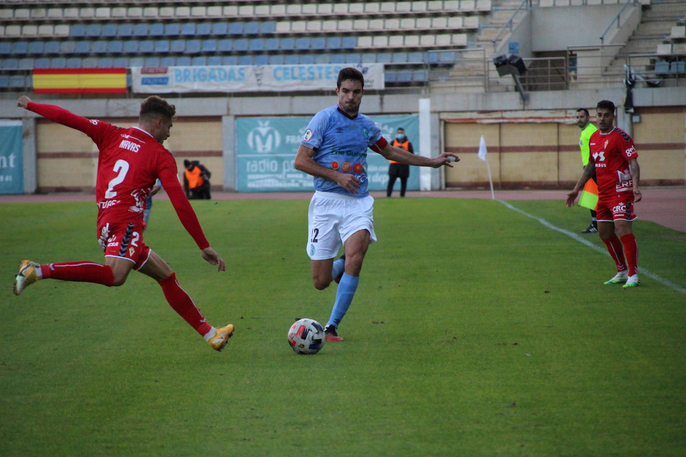 El CD El Ejido 'despierta' demasiado tarde ante el Real Murcia