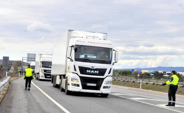 Solo los transportistas con destino al Levante pudieron retomar su camino de manera progresiva