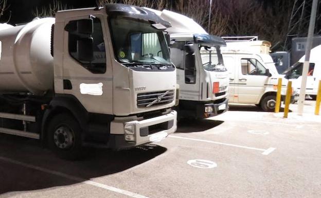 Reanudan su marcha los camiones embolsados en áreas de servicio de la A-4 que no se dirigen a Madrid